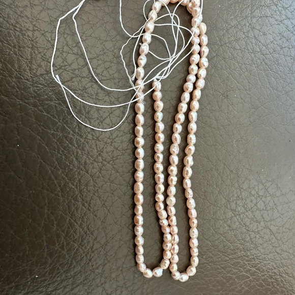 Teeny Besutiful Unstrung Pearls Jewelry Making - Picture 4 of 4